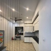BÁN NHÀ phố Láng Hạ, DT 50m2, MT 4m, giá cực tốt chỉ 7.15 tỷ