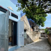 CHÍNH CHỦ CẦN BÁN Nhà cấp 4, mới xây, làn 2 QL6.  20m ra Trục chính ô tô tránh - Ngọc Hòa