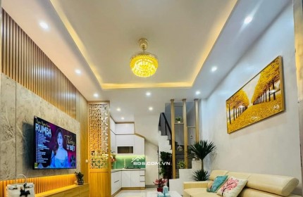 BÁN NHÀ HOÀNG HOA THÁM - BA ĐÌNH
DT 32M2 X 6 TẦNG, MĂT TIỀN 4,2M