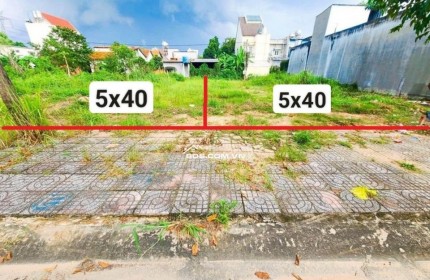 Thanh lý gấp 2 lô đất 400m2 thổ cư, sổ hồng riêng ngay chợ Minh Hưng