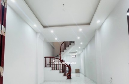 NHÀ XÂY MỚI THIẾT KẾ HIỆN ĐẠI, NGÕ NÔNG, BA GÁC ĐỖ CỬA, CÁCH Ô TÔ 15M, 38M2 GIÁ NHỈNH 3 TỶ