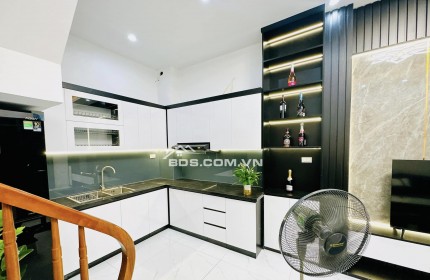 Nhà mới hoàn thiện, tôi chủ nhà cho thuê nguyên căn, Hồ Đắc Di, 92m2* 4.5T- 19 Tr, VP, Kinh doanh