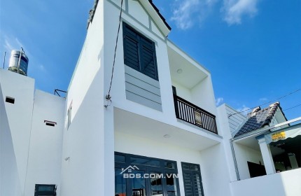 gấp gấp bán gấp nhà lầu giá rẻ chỉ 300tr nhận nhà sổ riêng
