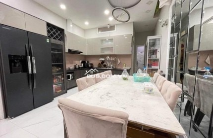 Bánh nhà ngay  Phú Mỹ Hưng - Sát Biểu Cục Thuế - Quận 7 - 3 Tầng - 60m2 - Gía 6 tỷ - Thương Lượng