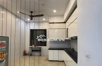 BÁN NHÀ phố Láng Hạ, DT 50m2, MT 4m, giá cực tốt chỉ 7.15 tỷ