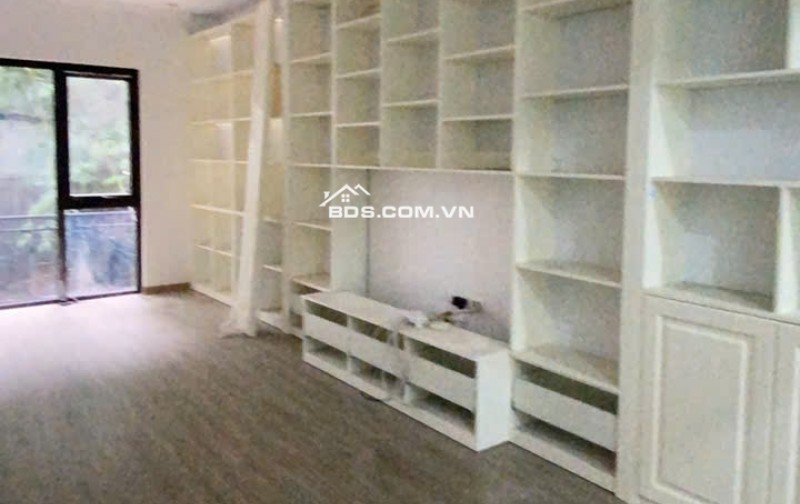 BÁN NHÀ THẠCH BÀN 41M2, 5 TẦNG, Ô TÔ ĐỖ, SÁT PHỐ, GIÁ 7.5 TỶ