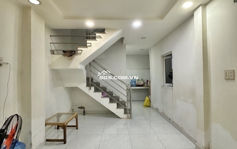 Bán nhà 1/ Lê Hồng Phong, Quận 10, 30m2, 2 tầng, nhỉnh 4 tỷ