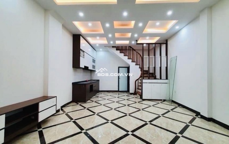 Bán nhà Trương Định, 45m2 x 5 tầng, vài bước ra ô tô đỗ, ngay gần ngã tư Bạch Mai