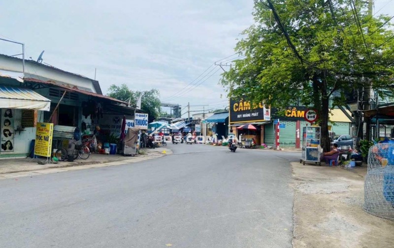 Bán nhà mặt tiền đang kinh doanh cửa hàng chợ Hoàng Gia - đối diện khu du lịch Đại Nam, Bình Dương