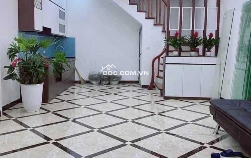 Bán nhà Trương Định, 45m2 x 5 tầng, vài bước ra ô tô đỗ, ngay gần ngã tư Bạch Mai