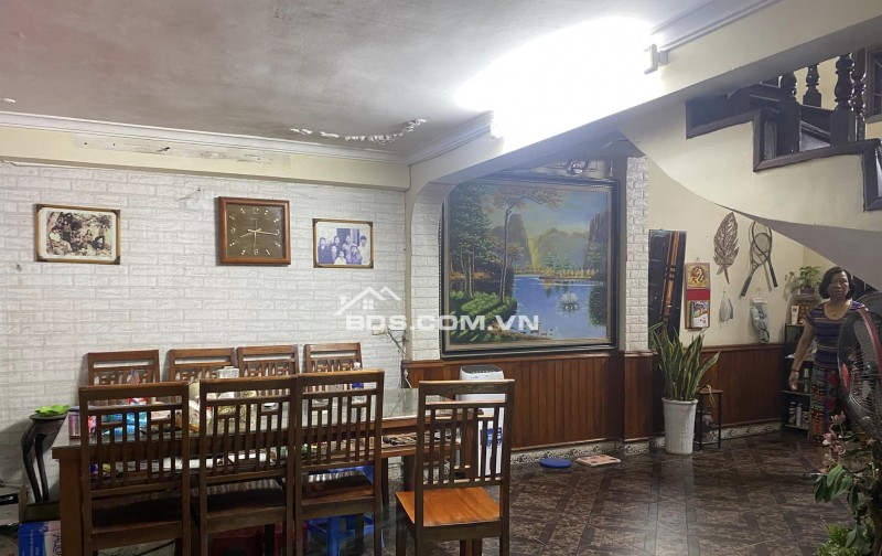 NHÀ ĐẸP NGUYỄN CHÍ THANH - Ô TÔ VÀO NHÀ - 5 TẦNG THANG MÁY - CHỈ VIỆC Ở LUÔN - Giá cực HẤP DẪN