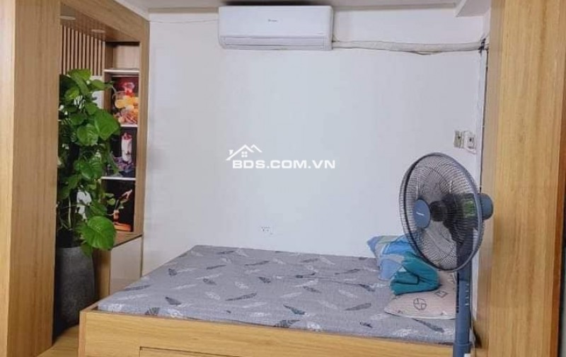 Bán Nhà View Mặt Phố Trần Đại Nghĩa, Hai Bà Trưng 70m, giá 2.98 tỷ.