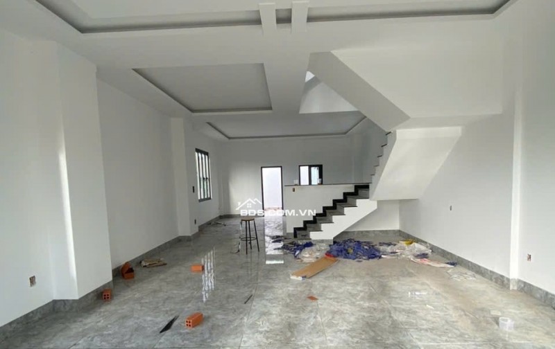 Bán nhà 1 trệt 1 lầu liền kề QL1A,Thân Cửu Nghĩa.Gía 1,7 tỷ