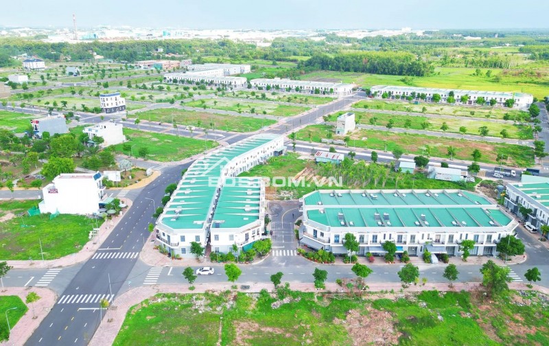 Gấp - Bán lô đất ngộp Mega City Cầu Đò, đường Hùng Vương, 100m2 giá 9xx triệu