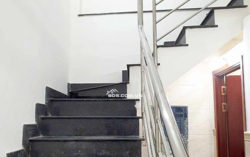 Nhà 3 lầu Bùi Minh Trực, phường 5, Q.8, gần chợ sáng, Giá 5   tỷ 960 , Sổ hồng sẵn