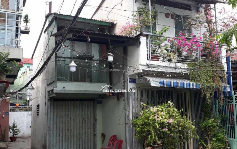 Nhà 1 trệt 1 lầu đường Bùi Minh Trực, P.6, q8, Giá 2.6 tỷ , sổ hồng sẵn