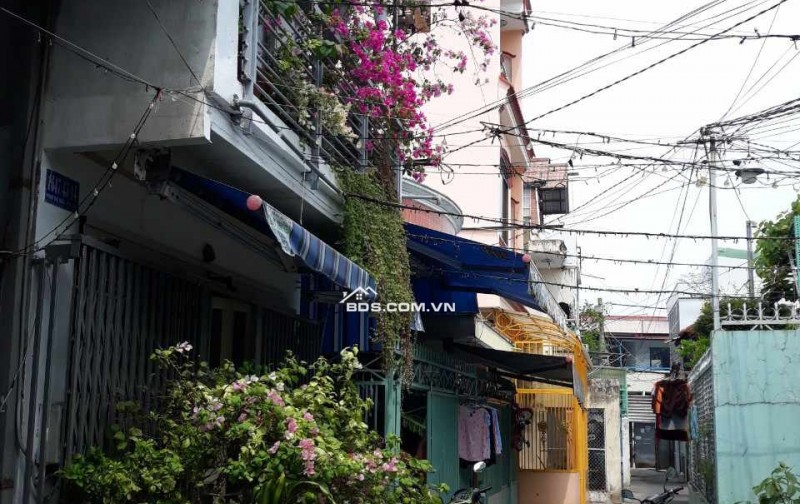 Nhà 1 trệt 1 lầu đường Bùi Minh Trực, phường 6 Q.8, Giá 2.6 tỷ , sổ hồng sẵn