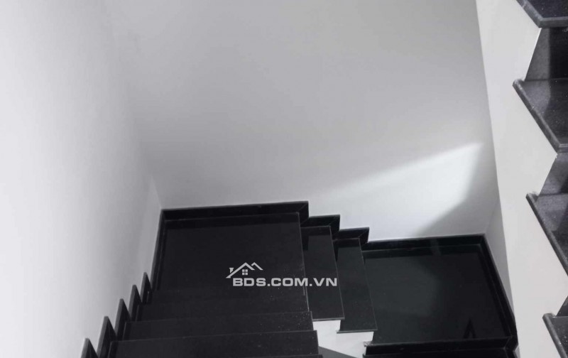 Nhà cho thuê 6B Intresco, nội thất đầy đủ, giá 20 triệu/ tháng