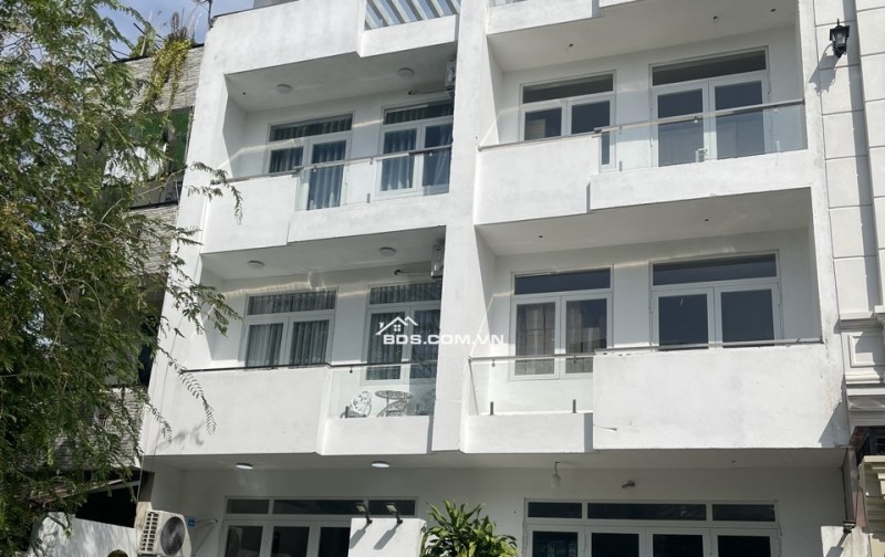 Nhà phố Đại Phúc, 3 lầu, nội thất sẵn, giá 8.8 tỷ. Liên hệ 0914864379