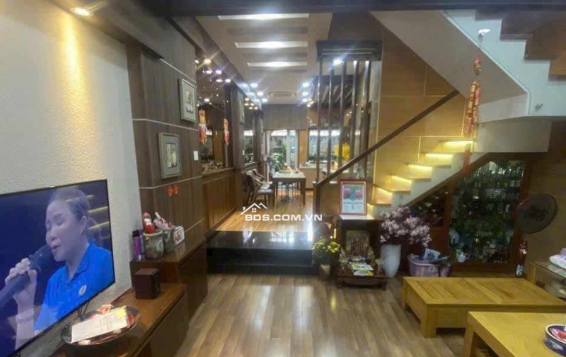 Nhà full nội thất  Đại Phúc Green Villas , thang máy, giá 12 Tỷ. Liên hệ 0909668928