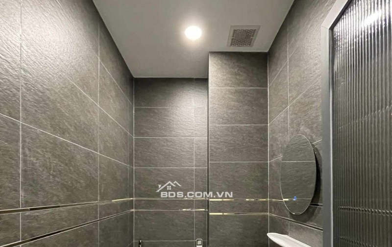 Bán nhà đường Phạm Hùng, đầy đủ nội thất, có hầm , có thang máy, giá 16 tỷ