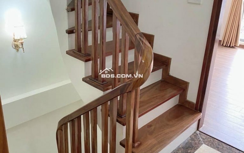 Bán nhà Trương Định, 45m2 x 5 tầng, vài bước ra ô tô đỗ, ngay gần ngã tư Bạch Mai