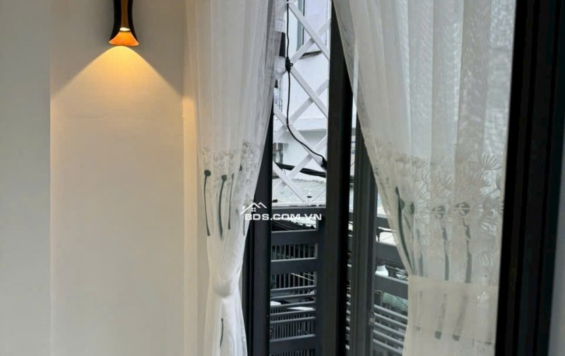 Bán nhà Quận 7, 1135/41 Huỳnh Tấn Phát, 1 Lầu, 2PN, Gần trung tâm, Bao hoàn thiện mới, Full nội thất, Giá chỉ 2Tỷ890