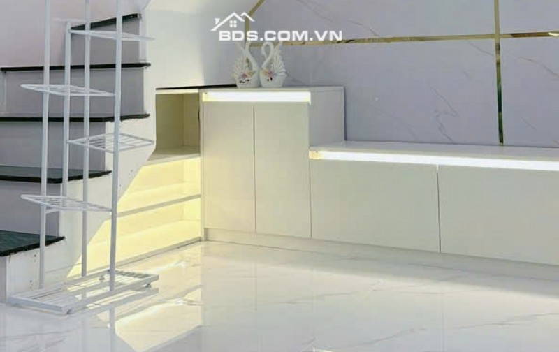Bán nhà Quận 7, 1135/41 Huỳnh Tấn Phát, 1 Lầu, 2PN, Gần trung tâm, Bao hoàn thiện mới, Full nội thất, Giá chỉ 2Tỷ890