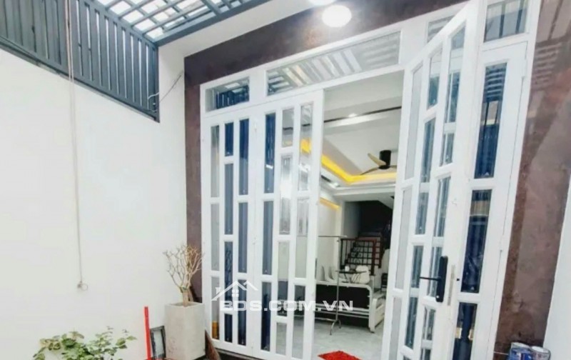 Đắc địa Quận 10 nhà phố 4 tầng, 50m² Giá chào tốt nhất khu vực, chỉ 9,4 tỷ.