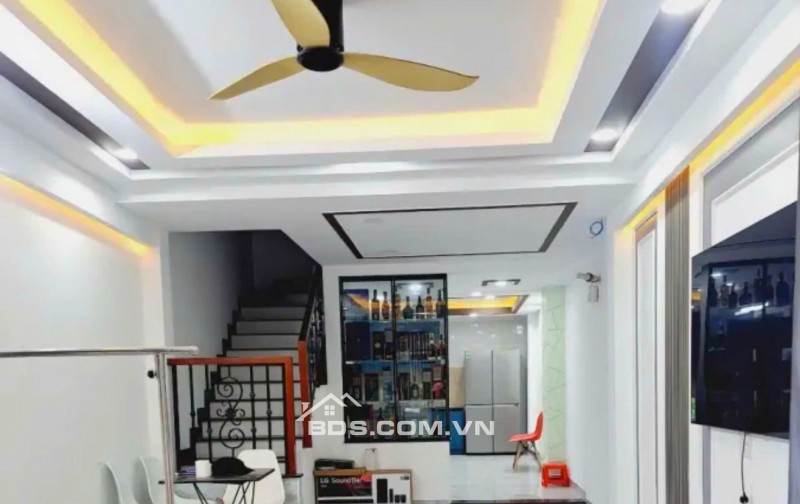 Đắc địa Quận 10 nhà phố 4 tầng, 50m² Giá chào tốt nhất khu vực, chỉ 9,4 tỷ.