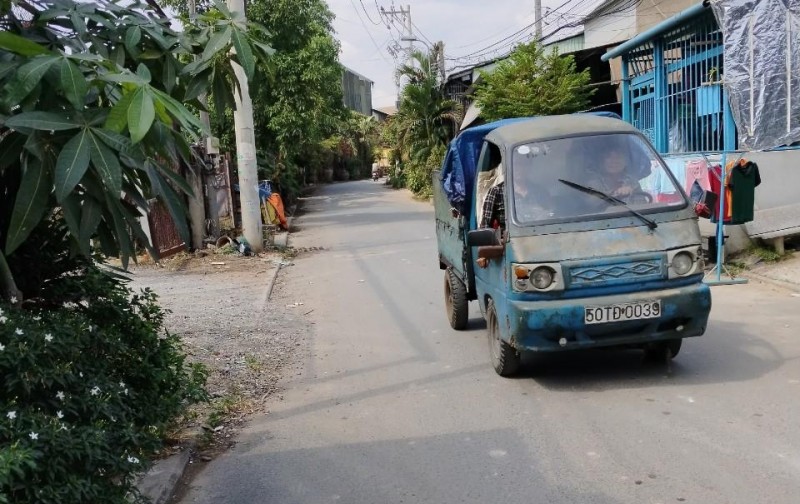 NHÀ MỚI - 2 TẦNG - 3.X TỶ - CẠNH KDT ĐÔNG TĂNG LONG