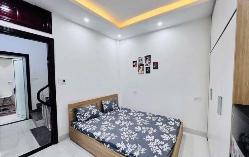 Bán toà Apartment 9 phòng Chùa Láng, 41m2, 6 tầng, Full phòng, giá 9.1 tỷ