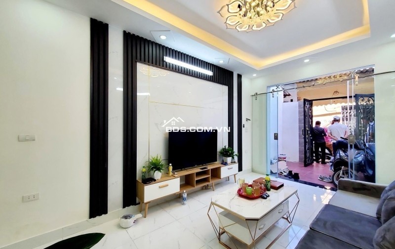 Lê Trọng Tấn Lô Góc, Nhà Đẹp Thang Máy 6 Tầng, 45m² Giá 6.5 Tỷ