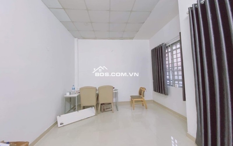 Nhà Đẹp Ngang 5.5m Diện tích 100m2 Ô tô vào Nhà sát BX Miền Đông cũ