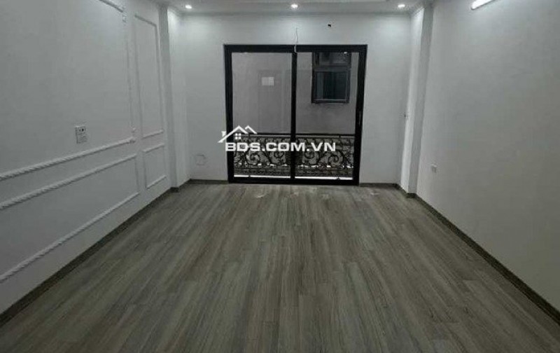 Bán nhà Hồng Tiến - 68m2 - 5T - 10,3 tỷ - nhà đẹp ,thang máy, ngõ ô tô thông