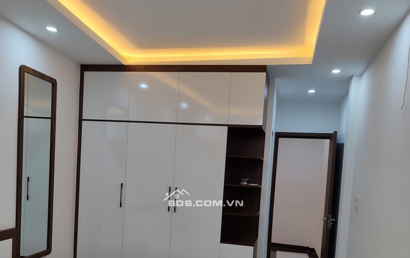 Nhà Đẹp Ở Ngay, Phố Cự Lộc, Thanh Xuân 38m2 x 5T, MT 3.8m, Giá Bán 4.98 Tỷ.