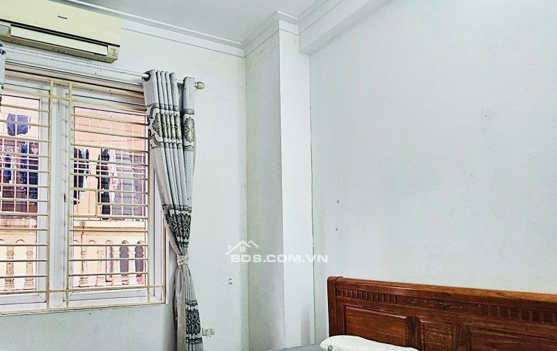 Cho Thuê Căn Hộ 2 Phòng Ngủ 65m2 Cực Đẹp Tại Phố Cát Linh, Đống Đa. Giá ưu đãi chỉ còn 10,5tr/tháng