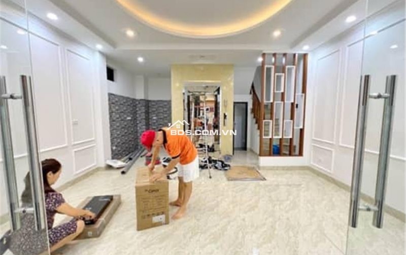 Bán nhà mặt phố gần đường Trường Chinh, Thanh Xuân, Hà Nội. 62m2 xây mới, sổ đỏ chính chủ. Giá chào 12,5 tỷ có thương lượng