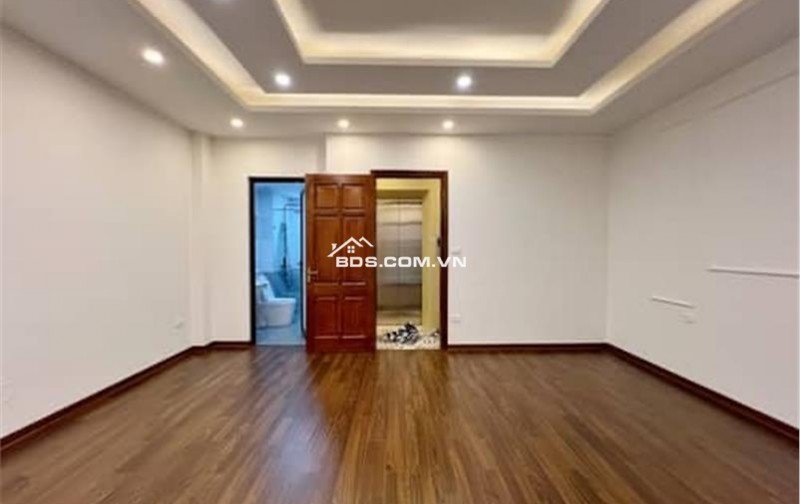 Bán nhà mặt phố gần đường Trường Chinh, Thanh Xuân, Hà Nội. 62m2 xây mới, sổ đỏ chính chủ. Giá chào 12,5 tỷ có thương lượng