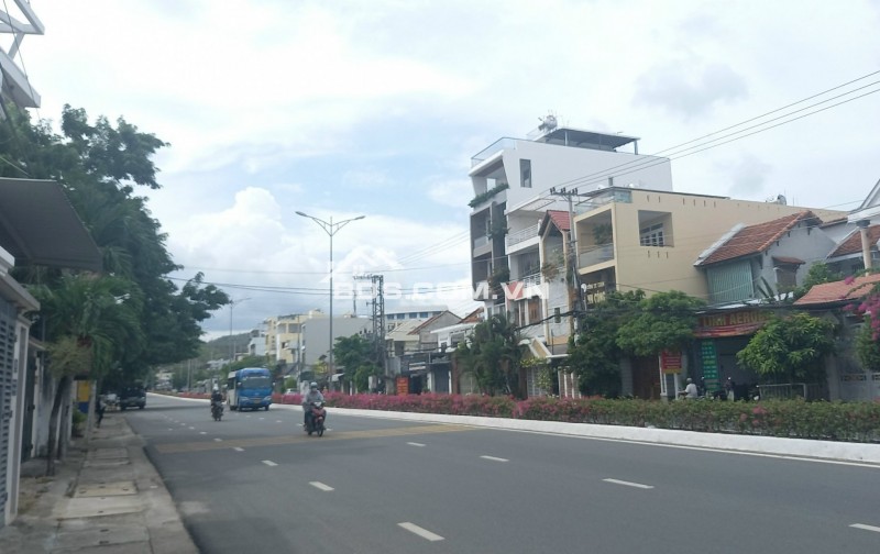 Bán Nhà Nha Trang Hiếm Nhà Trung Tâm Nha Trang Cạnh Biển chỉ 6 Tỷ 700 Triệu