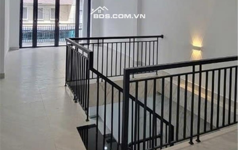 Cho thuê nhà nguyên căn hẻm xe hơi đường Hoàng Văn Thụ, Quận Tân Bình