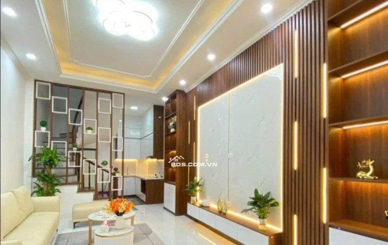 NHÀ MỚI THẠCH BÀN 30M2 TRUNG TÂM LONG BIÊN GIÁ 5 ,3 TỶ