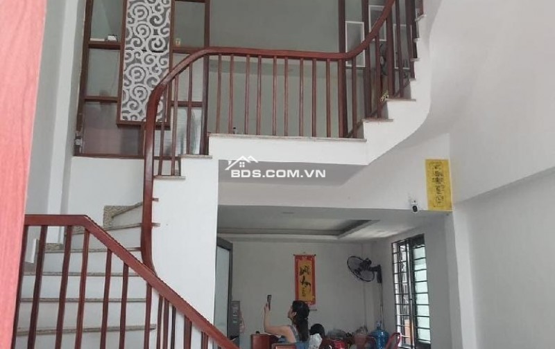 Nhà đẹp ở ngay, lô góc, ô tô, Định Công thượng cực gần phố 43m2, giá chào 7.6 tỷ có thương lượng.