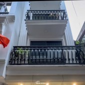 BÁN NHÀ CẦU GIẤY_PHÂN LÔ ÔTÔ NGỦ TRONG NHÀ_NHÀ ĐẸP_7 TẦNG THANG MÁY