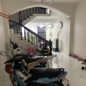 Bán gấp nhà phân lô đường Láng, 5 tầng, 48m2, xây chắc chắn, giao thông thuận tiện