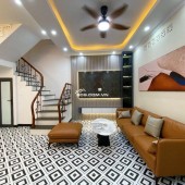 BÁN NHÀ CỰ LỘC- HIẾM-NỘI THẤT XỊN-NGÕ NÔNG 20M RA Ô TÔ 38M2 X 4 TẦNG- 6,15 TỶ