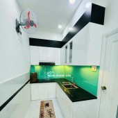 Quận 10, nhà 5 phòng ngủ, nội thất cao cấp, giá chào 5,75 tỷ.