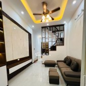 6 TỶ SIÊU PHẨM  BỒ ĐỀ  LONG BIÊN NGÕ TO THOÁNG BA GÁC CHẠY THẲNG VÀO NHÀ RẤT GẦN Ô TÔ TRÁNH VÀ GẦN PHỐ  Ở LUÔN FULL NỘI THẤT 35M