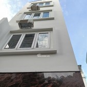 GIA ĐÌNH CẦN -BÁN NHÀ BÁT KHỐI   - THIẾT KẾ  CƠ BẢN  - TRUNG TÂM LONG BIÊN - 40M - GẦN 5TỶ