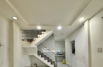 Bán nhà 1/ Lê Hồng Phong, Quận 10, 30m2, 2 tầng, nhỉnh 4 tỷ